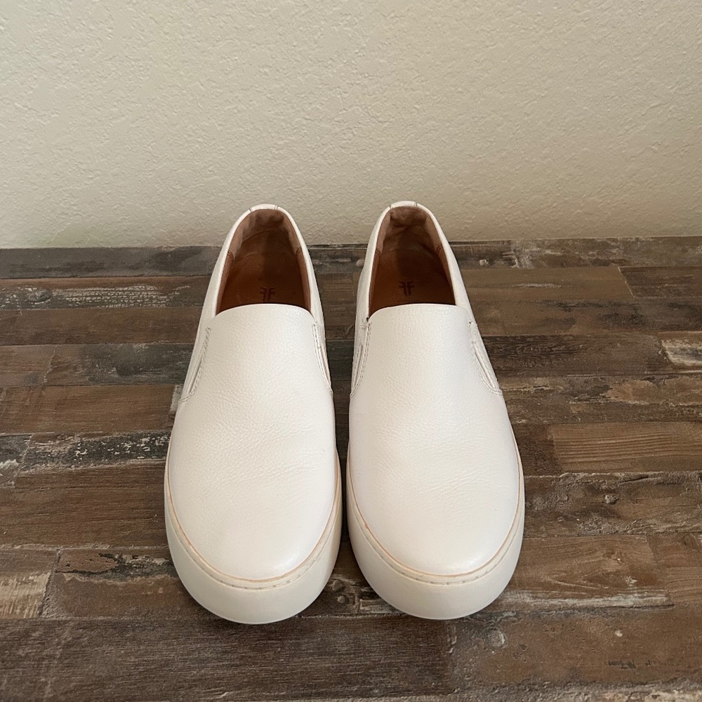 Frye Women’s “Lena” Leather Slip On Shoes! Size 8.5!!! - Picture 3 of 16